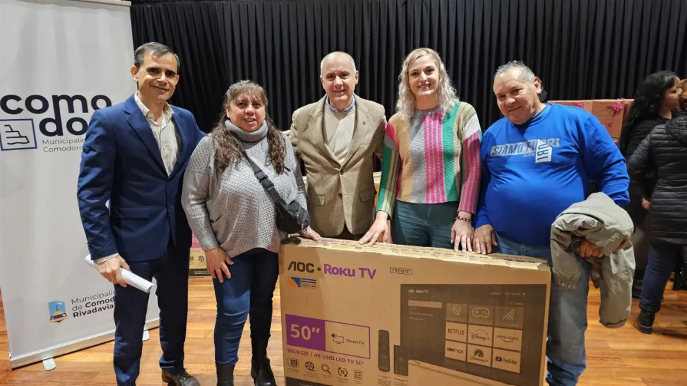 El Municipio comenzó la entrega de premios a los ganadores del sorteo del Pago Anual
