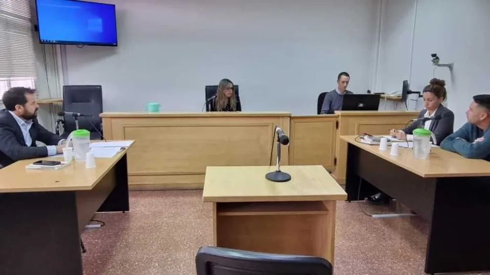 Por presunta extorsión, 20 días de prisión preventiva para el oficial inspector de policía detenido en Esquel