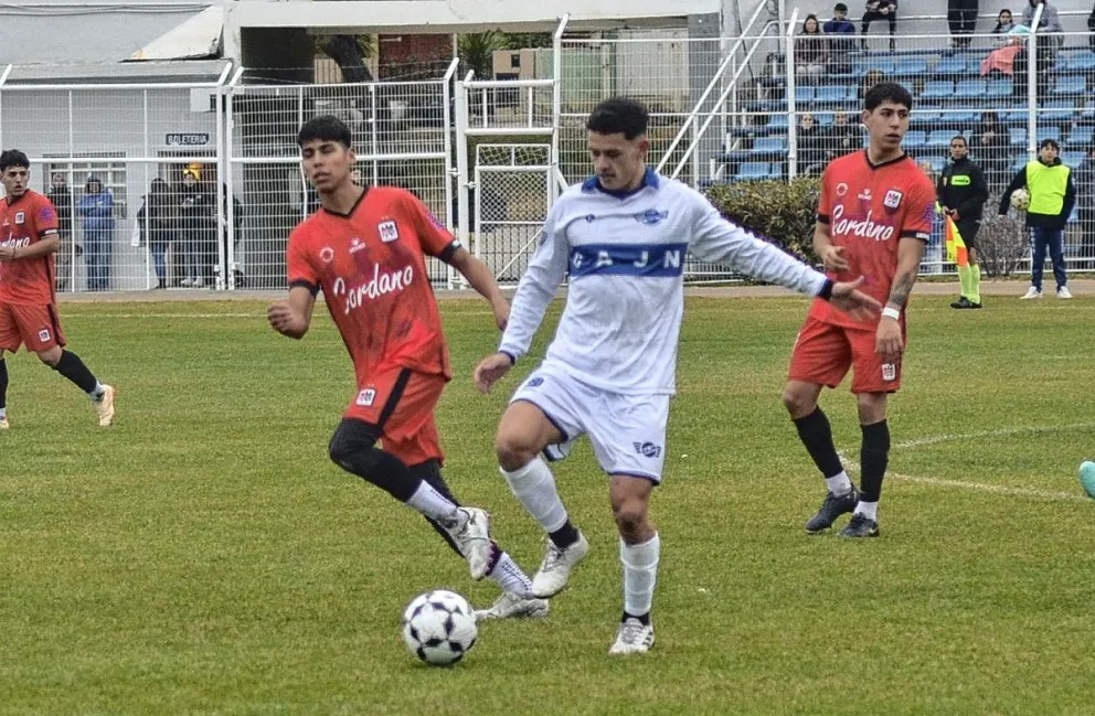 Newbery se fue 11 puntos arriba