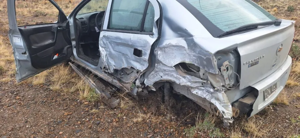 Una mujer resultó herida tras un choque entre un colectivo y un auto
