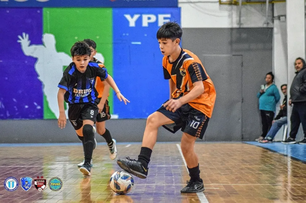 Los Titanes B, Juanes, La Súper y Asturiano avanzaron a cuartos