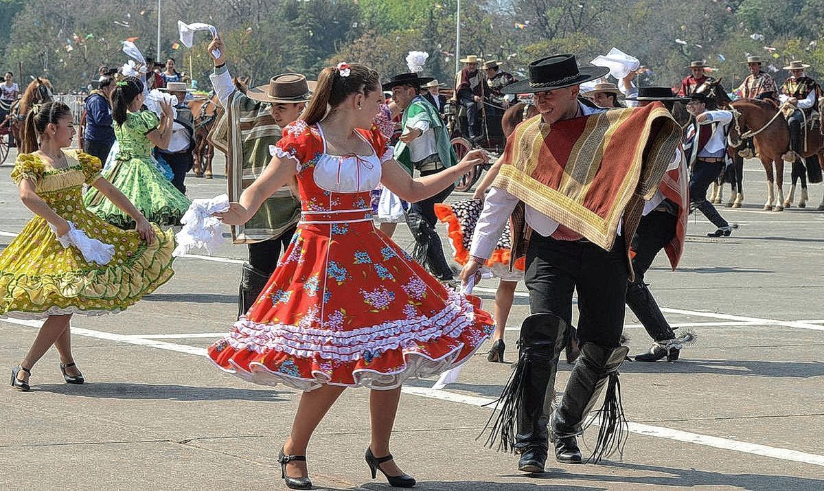 Se realiza en Comodoro el primer Campeonato Nacional de Cueca Chilena
