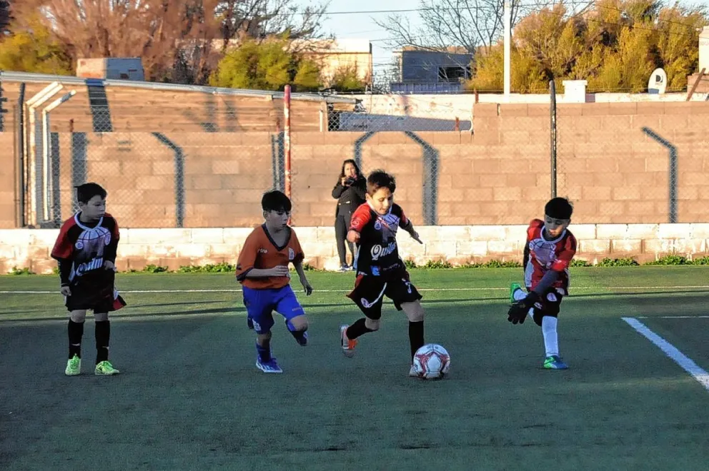 Triunfo de Huracán ante la CAI en Sub 11