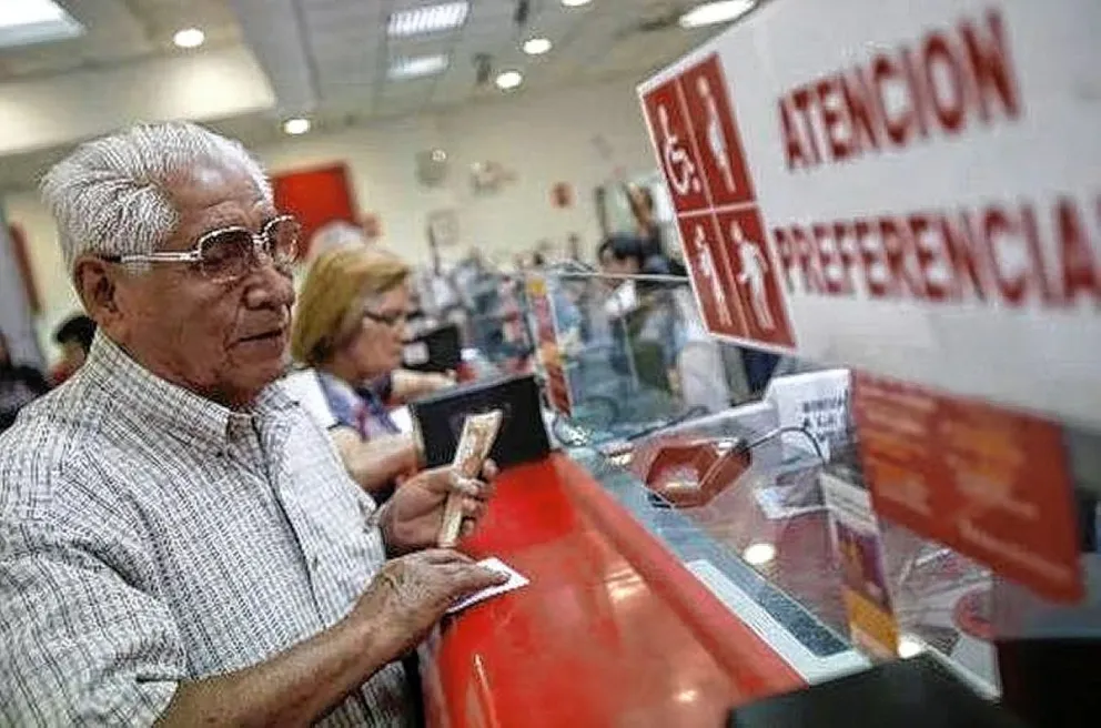 Proyecto de ley por una “atención preferente” a los adultos mayores