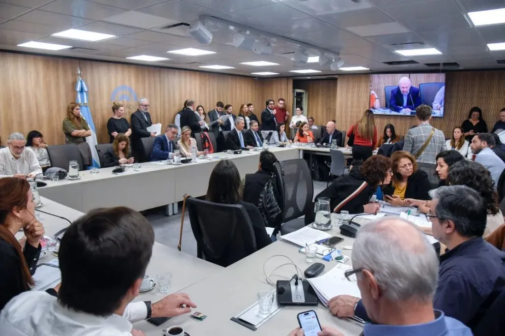 Los bloques dialoguistas y Libertad Avanza lograron firmar un dictamen en Diputados para declarar servicio esencial a la educación