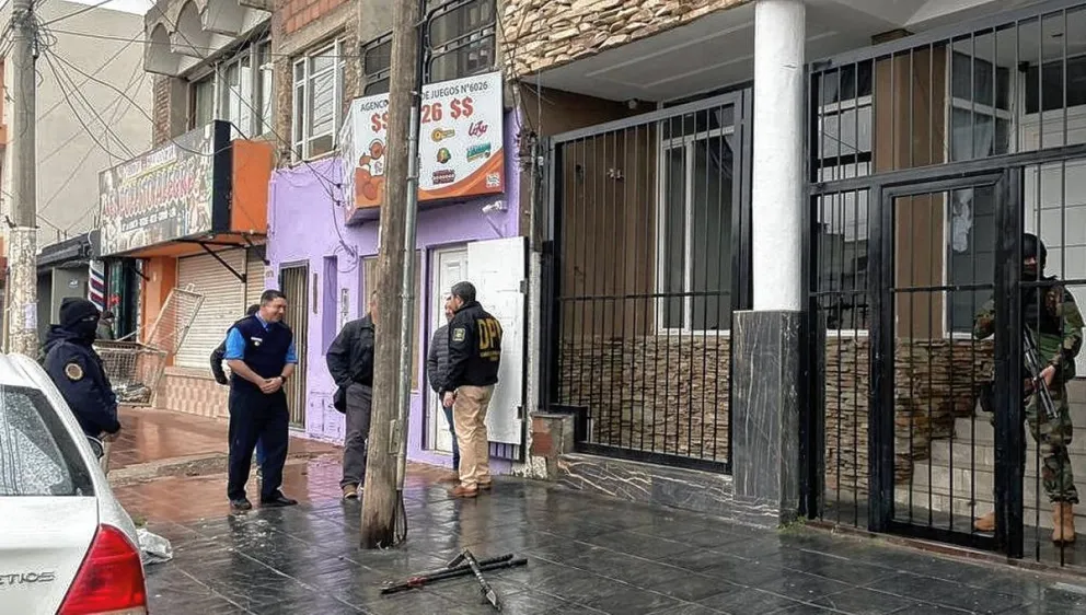 Le pagaron $ 2.600.000 por un auto que nunca entregó y más de un mes después le hicieron allanamientos