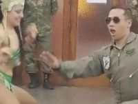 Escándalo en la Fuerza Aérea tras el festejo de militares con mujeres semidesnudas en Mendoza: hubo duras sanciones