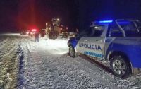 Santa Cruz: Exitoso rescate de siete efectivos de la Policía varados en la nieve gracias al esfuerzo conjunto