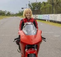 Un nene piloto de motos lucha por su vida
