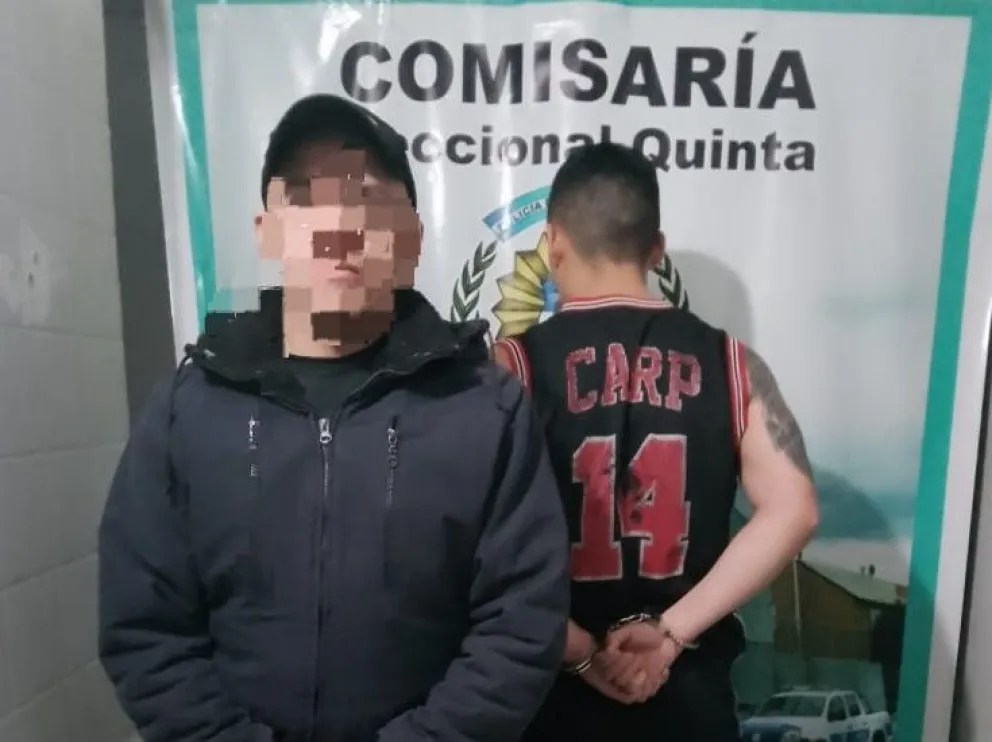 En medio de una pelea con vecinos tomó un cuchillo y la policía tuvo que reducirlo