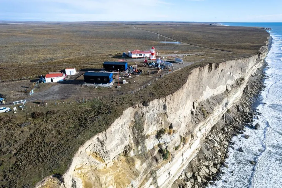 El Gobierno retirará los paneles de territorio chileno tras las críticas de Boric por la base argentina