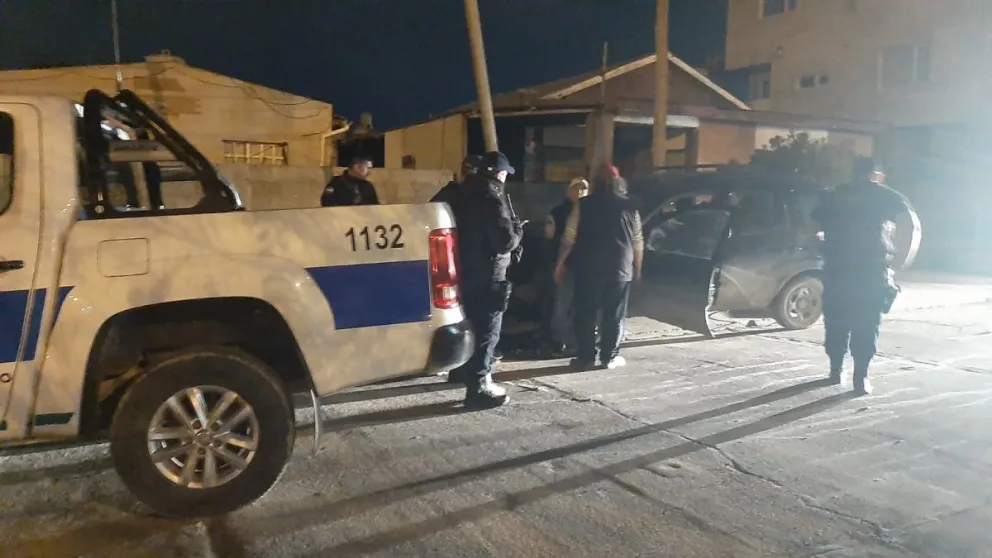 Conducía alcoholizado y chocó contra una palma en barrio José Fuchs