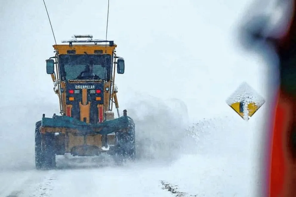 Ola polar: El Gobierno de Santa Cruz dispuso la prohibición del tránsito en varios tramos de las rutas nacionales de la provincia