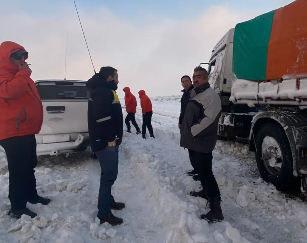 El Gobierno del Chubut asistió a todas las personas que sufrieron inconvenientes en el trayecto Trelew- Comodoro Rivadavia por el temporal