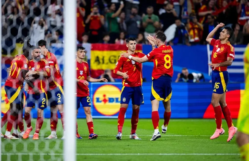 España le ganó a Italia y se clasificó a los octavos de final de la Eurocopa