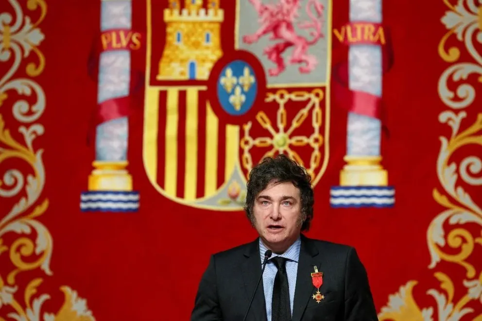 Milei volvió a apuntar contra Pedro Sánchez: “Le gusta mucho el Estado para llevarse puesto a los españoles”