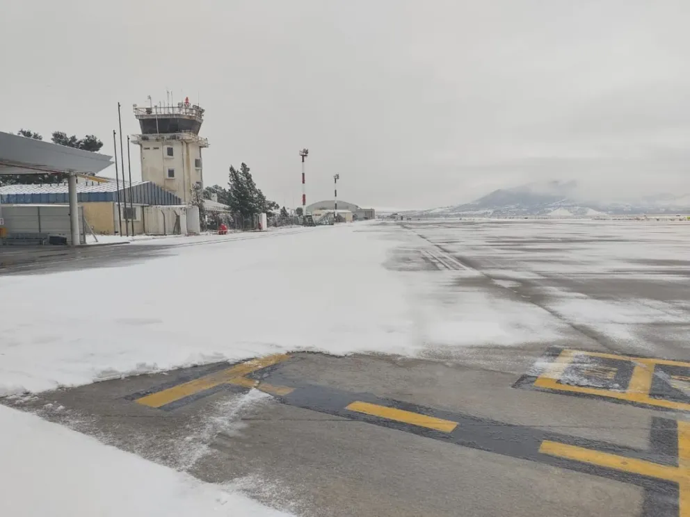 Más de 80 pasajeros de vuelos cancelados se encontraban en lista de espera para poder viajar