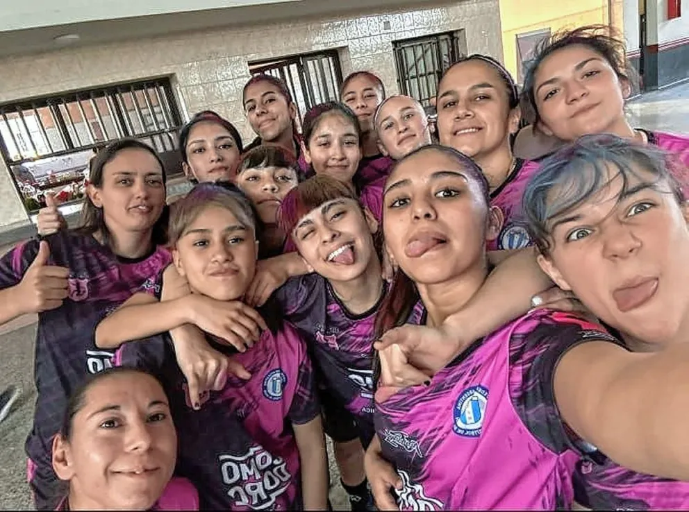 Las chicas tendrán un difícil estreno al medirse con Mendoza