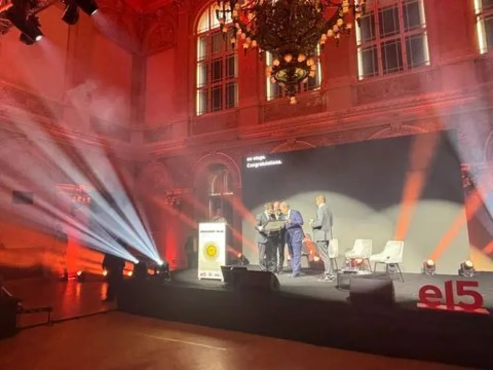 Milei cerró su gira en República Checa: "Si me sale bien, probablemente me den el Nobel de Economía"
