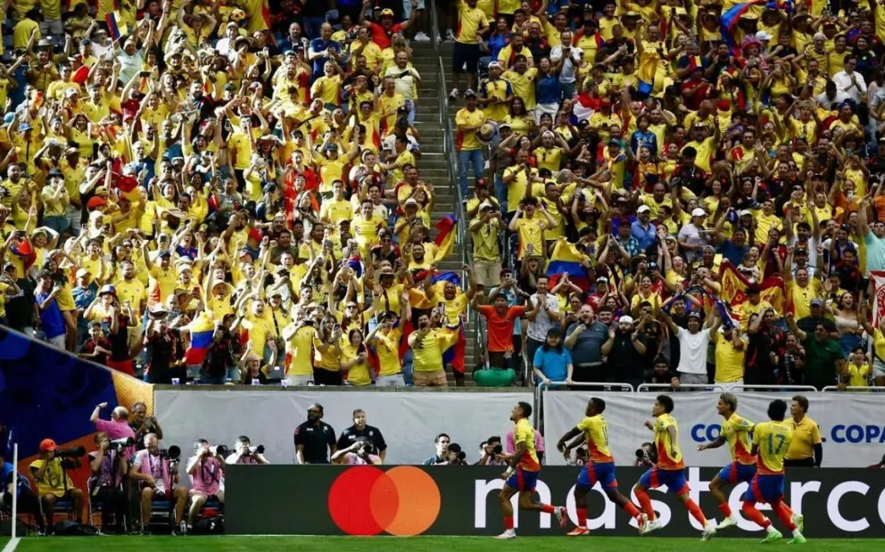 Colombia le ganó 2-1 a Paraguay, con un show de James Rodríguez