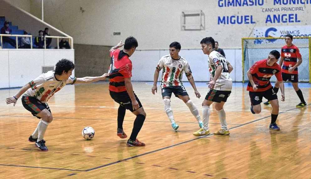 D. Comodoro le quitó el invicto a Flamengo y AESA es líder