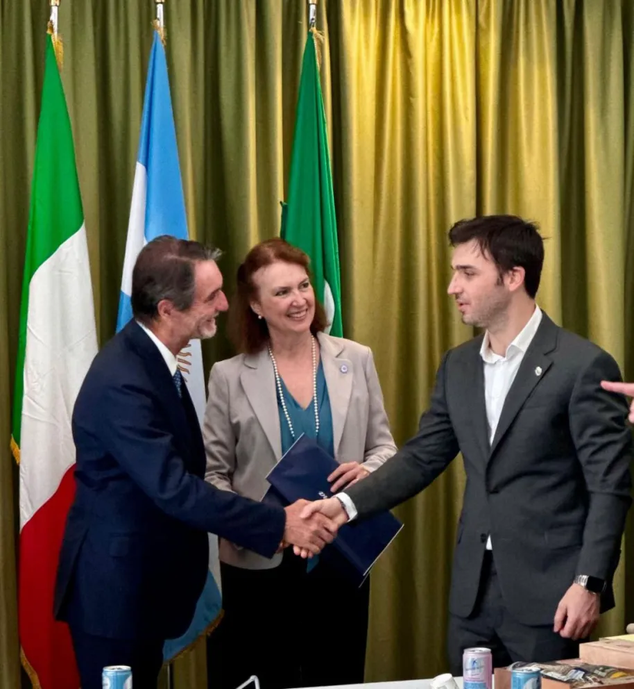Torres en Italia: “Chubut va a seguir siendo uno de los principales motores energéticos de la Argentina”