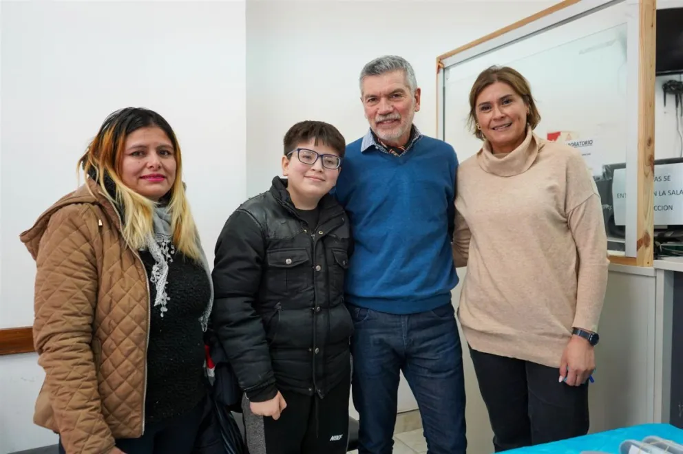 Salud Municipal entregó 60 pares de lentes a vecinos de distintos barrios de Comodoro