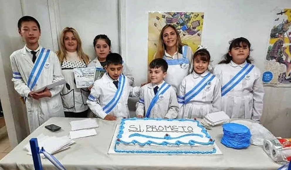 Estudiantes de Comodoro Rivadavia hicieron su promesa a la bandera en un emotivo acto