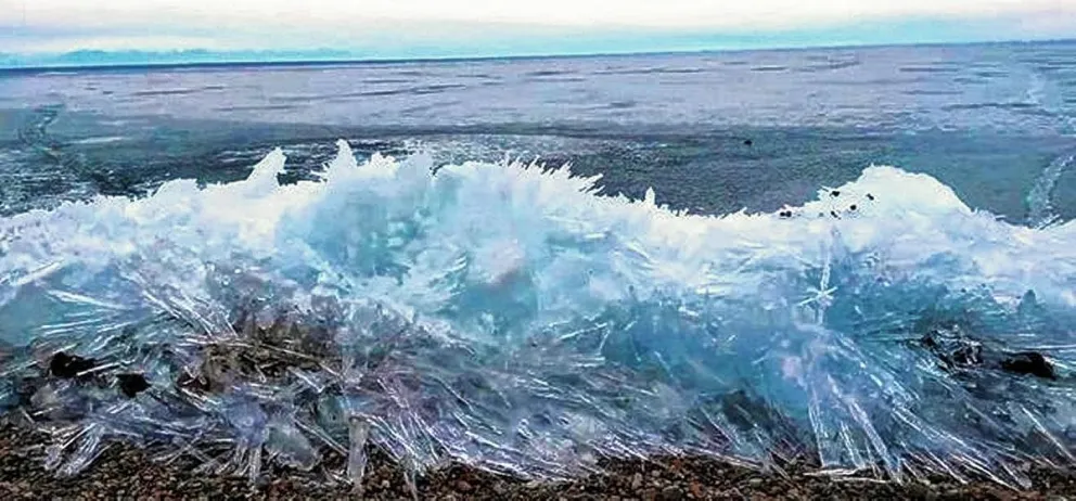 Inusual y extremo fenómeno de frío congeló el mar en Tierra del Fuego