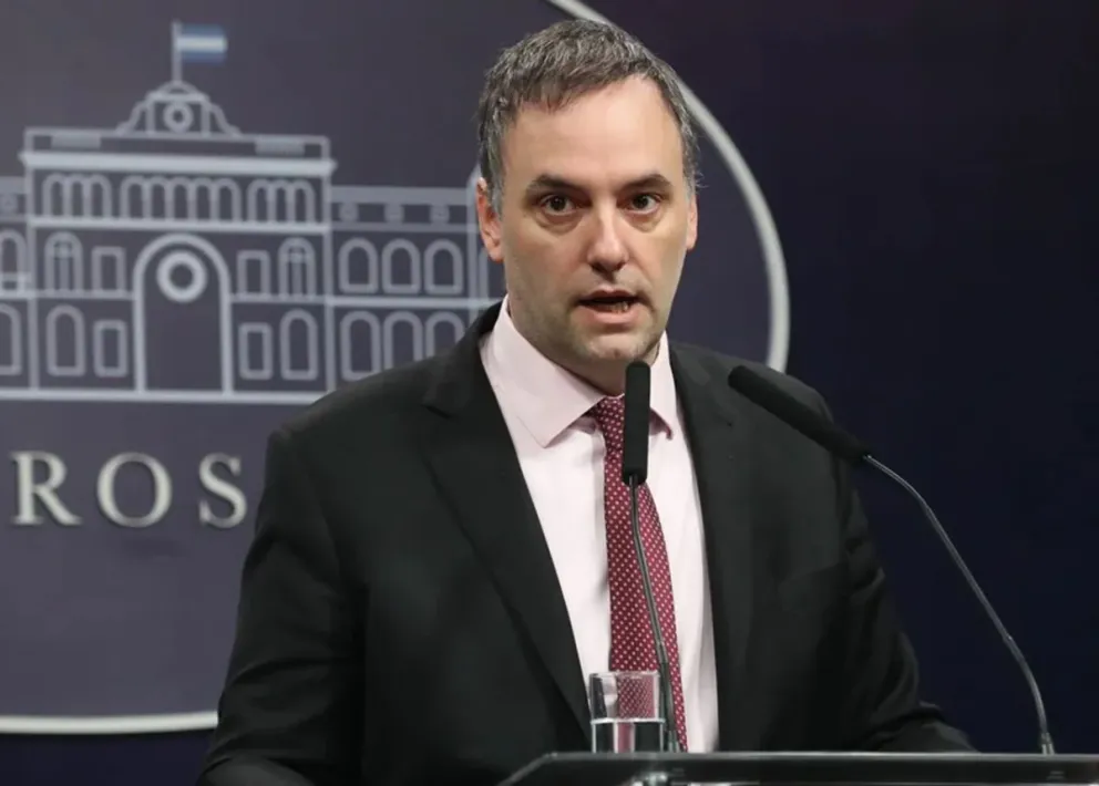 Adorni confirmó nuevos despidos en el Estado: "El 30 de junio habrá otra barrida y limpieza"