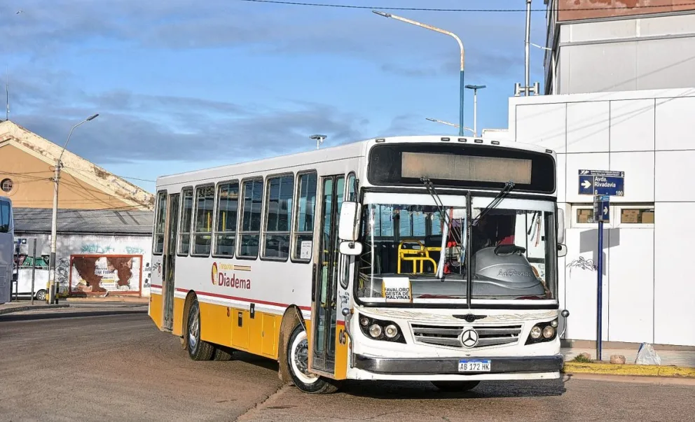 Vecinos reclaman por la falta de calefacción a bordo de colectivos