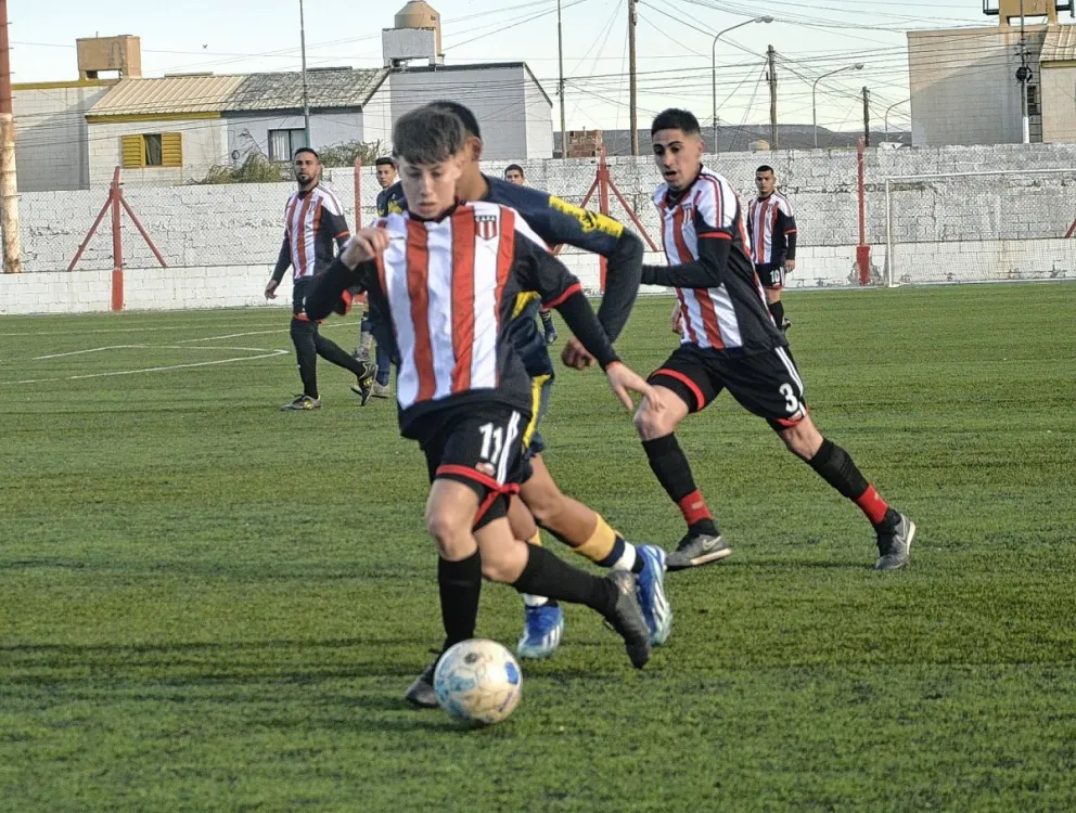 Ameghino pretende estirar la diferencia en la cima