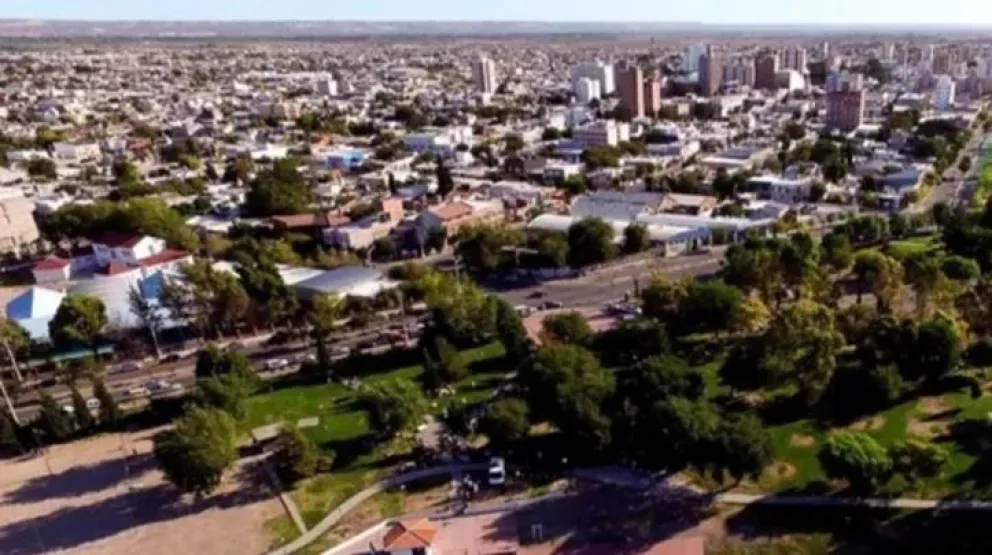Asaltan verdulería y a punta de pistola le roban a la dueña la plata de la caja, unas cervezas y tres cajas de vino