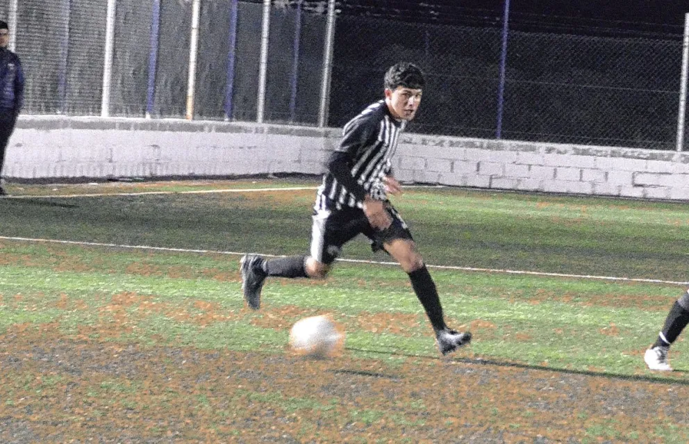 Nueva Generación terminó goleando bajo la lluvia