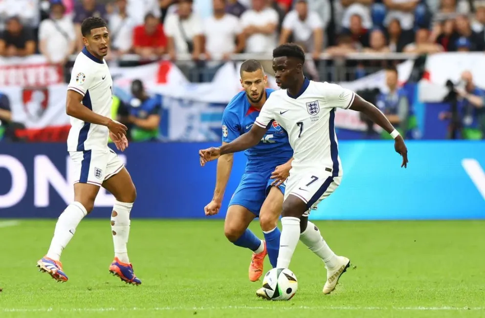 Con Bellingham como héroe, Inglaterra le ganó a Eslovaquia y se metió en cuartos de final de la Eurocopa