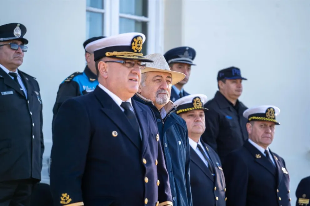 Prefectura celebró su 214° Aniversario y homenajeó a quienes cumplieron 50 años de servicio