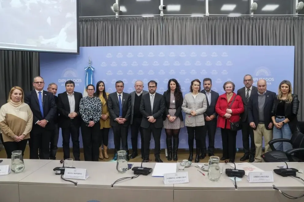 A 30 años del atentado, el titular de AMIA cuestionó que la causa esté “en manos de un juez temporal”