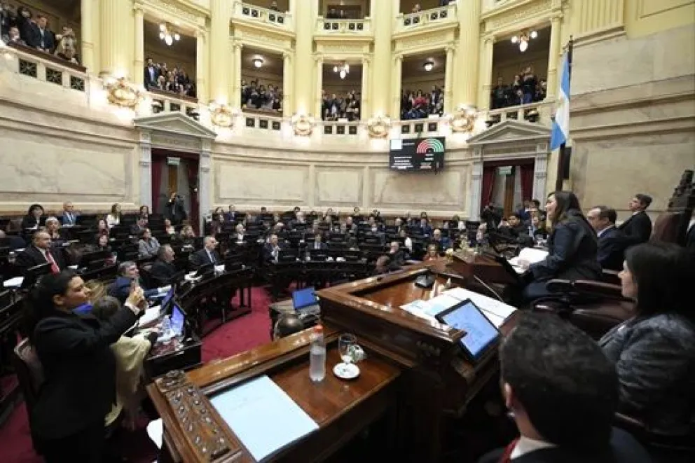 El Senado vuelve a sesionar: ascensos militares, diplomáticos y un proyecto que roza el caso Loan
