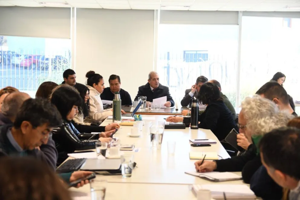 Paritaria docente: los gremios, salvo Atech, reconocieron la recuperación del salario docente en Chubut