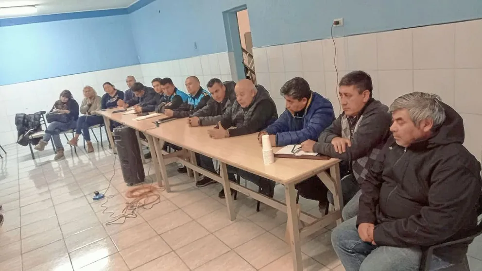 Encuentro en la vecinal del José Fuchs para tratar el tema de la inseguridad