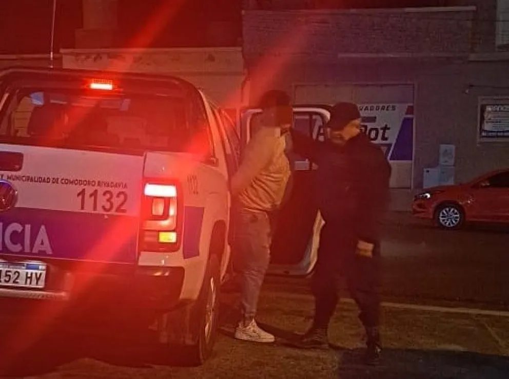 Lo echaron del boliche y continuaba agresivo: terminó demorado