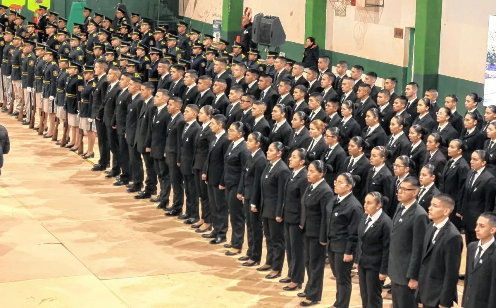 El Gobierno realizó el juramento de lealtad a la Bandera Nacional a 240 aspirantes y cadetes de la Policía del Chubut