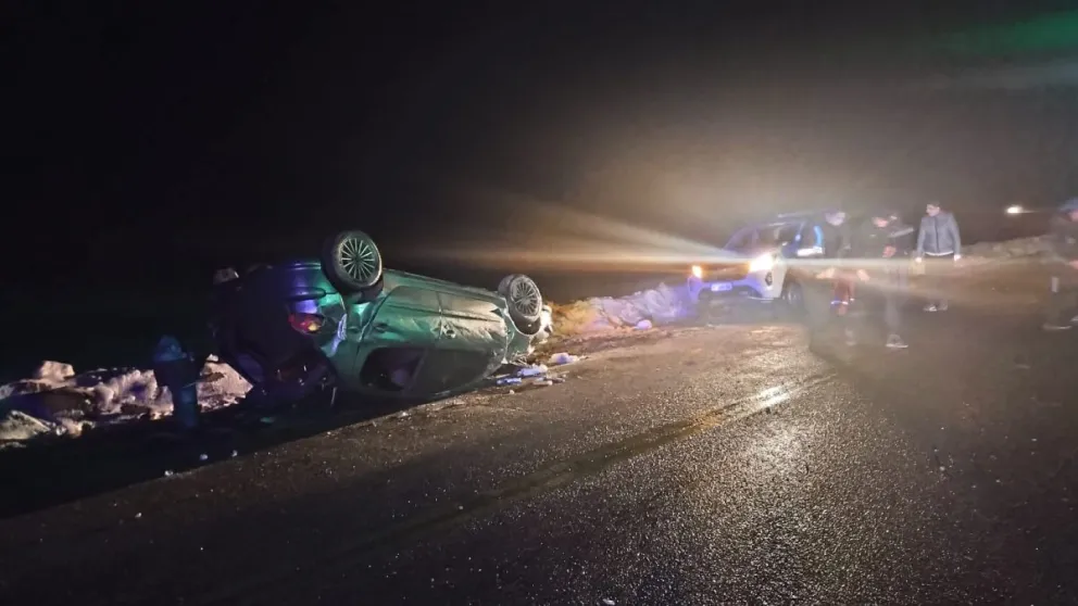 Impresionante vuelco sin víctimas que lamentar en la ruta 3