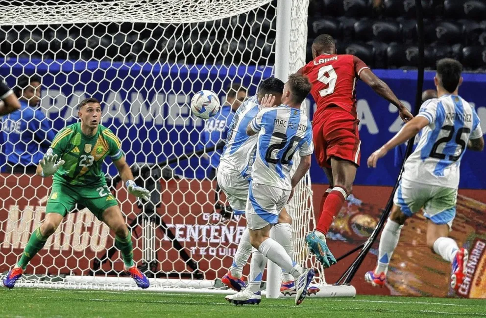 La Selección argentina enfrenta a Canadá por un lugar en la final