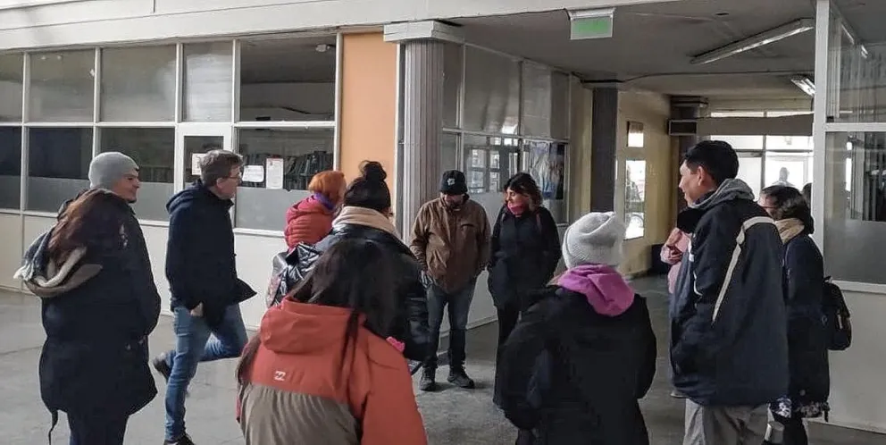Estudiantes del ISET N° 812 reclaman por las condiciones edilicias del CERET