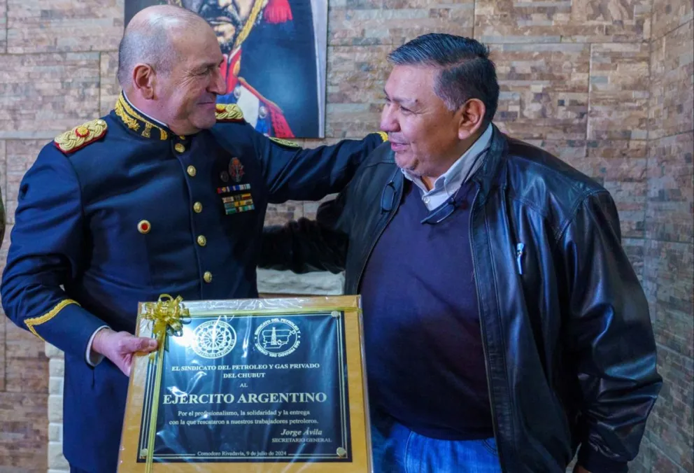 Los petroleros reconocieron la solidaridad del Ejército Argentino y entregaron aportes para compra de indumentaria