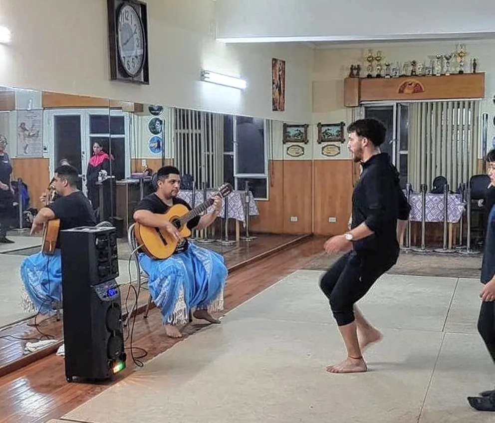 Bailarines locales se capacitaron con el Campeón Nacional de Malambo Marcos Vázquez