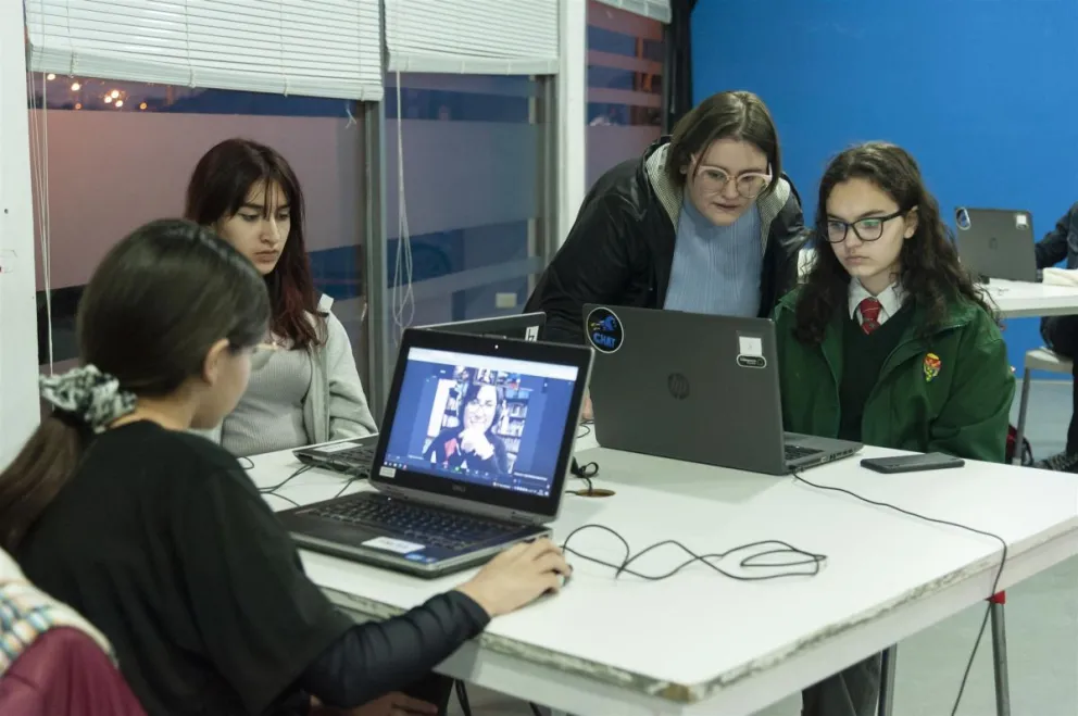 Comenzó la inscripción a los Clubes Ingenias de Fundación YPF