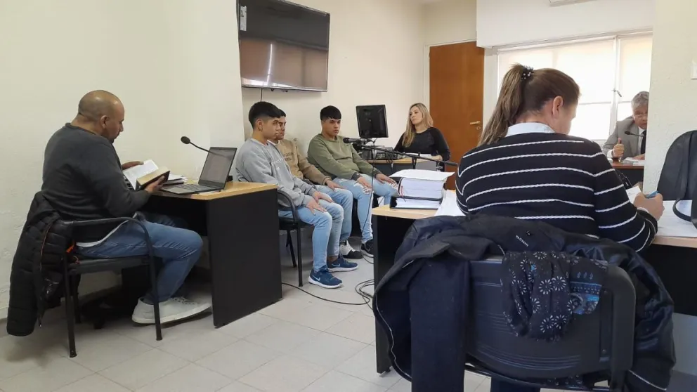 Seguirán detenidos los tres sujetos que secuestraron a un hombre y le robaron 