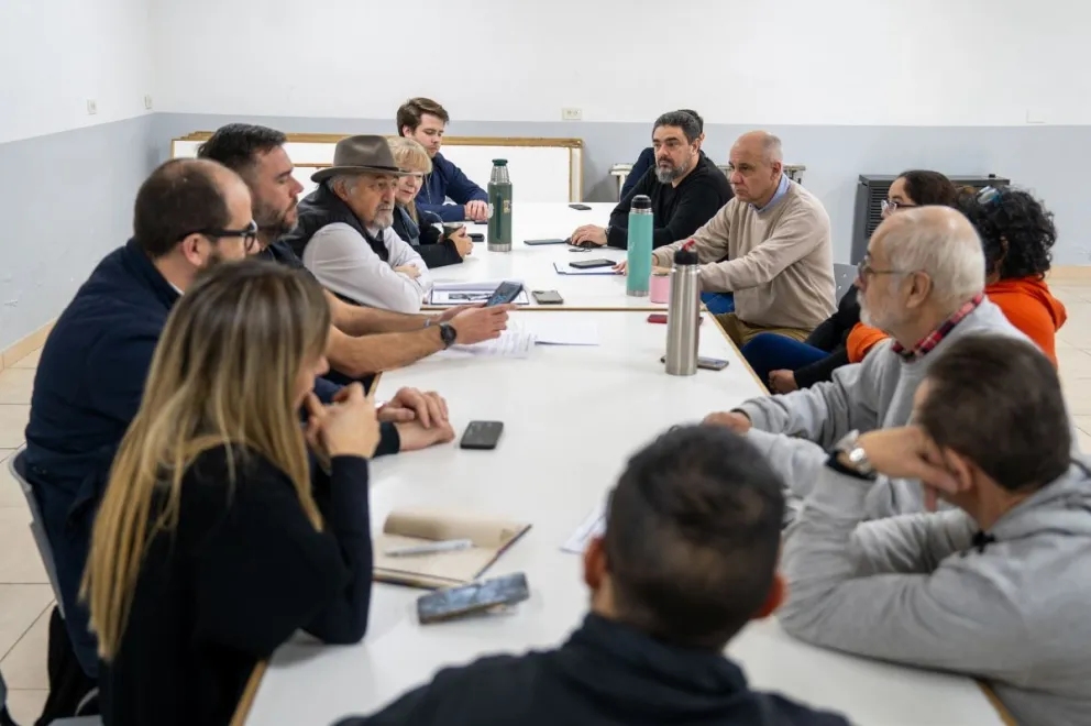 Macharashvili mantuvo un encuentro con vecinalistas del Juan XXIII para avanzar con el “Plan mi barrio”